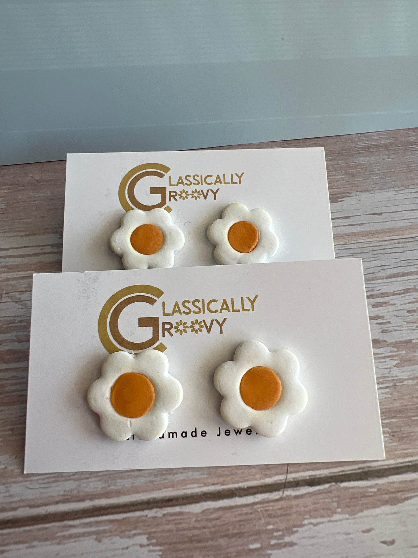 Groovy Daisy Studs